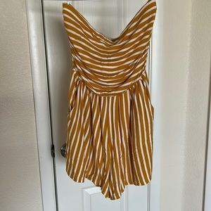 Super soft strapless romper with pockets